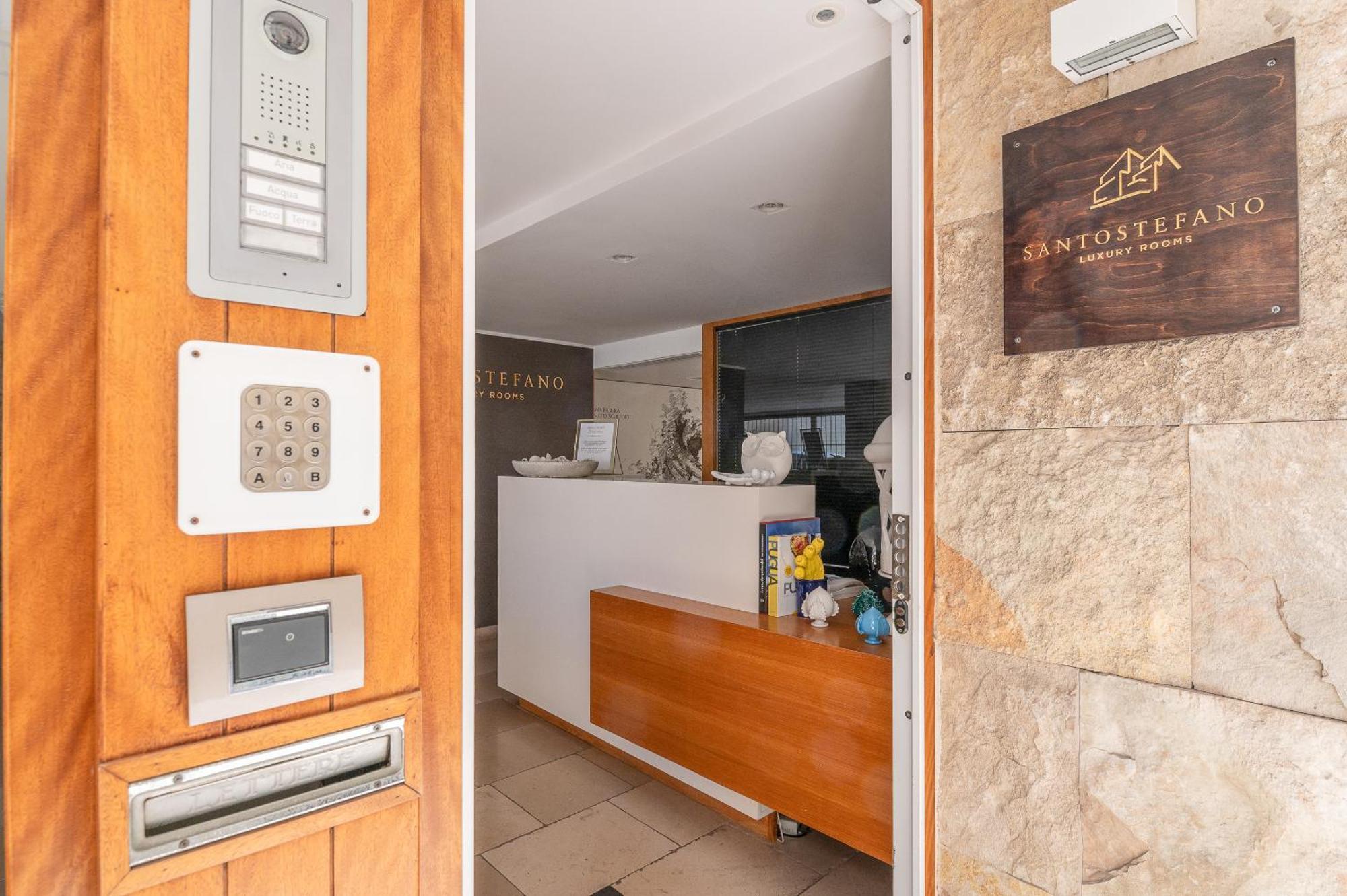 Santo Stefano Raro Rooms Collection Brindisi Exterior foto